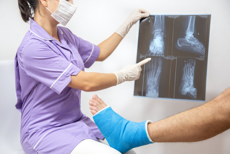 Fracture Clinic in East Delhi